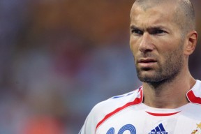 足球比赛中的战术大师，足球战术种类